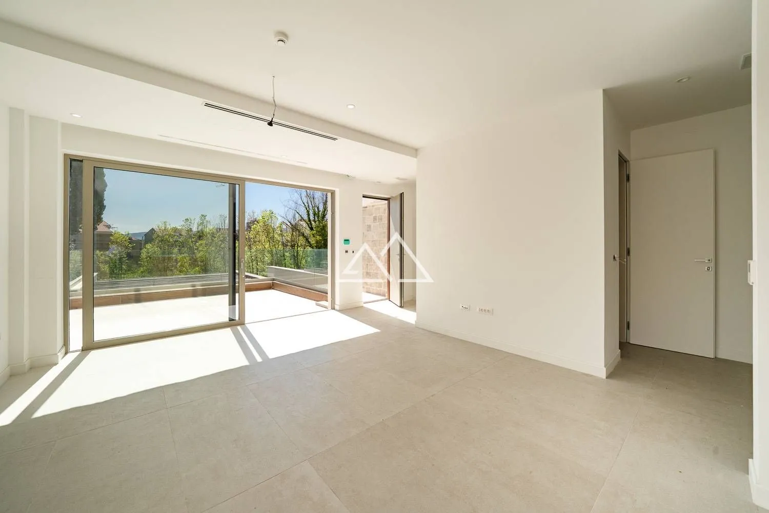 Prodaja, kuća, 286m², Centar, Tivat