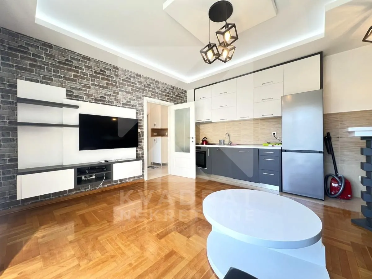 Izdavanje, jednosoban stan, 38m², Cvijetin Brijeg, Podgorica