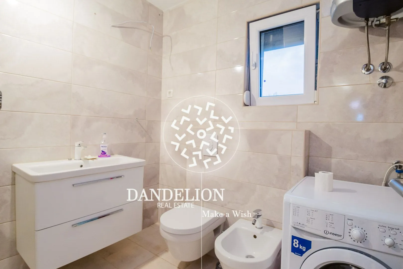 Izdavanje, trosoban stan, 125m², Vranići, Podgorica