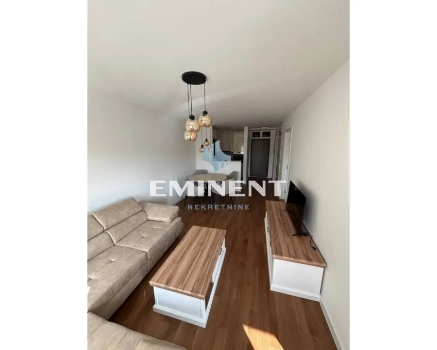 Izdavanje, dvosoban stan, 45m², Zemun Gornji Grad, Zemun Sve Podlokacije