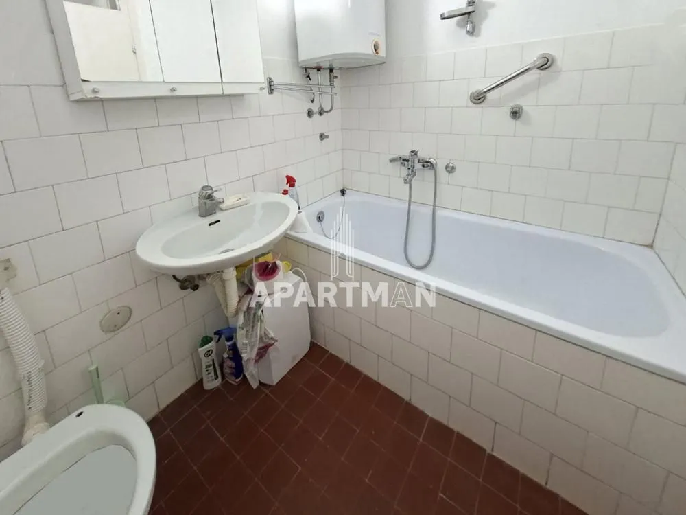 Prodaja, dvosoban stan, 80m², Novi Beograd Blok 62, Novi Beograd Sve Podlokacije