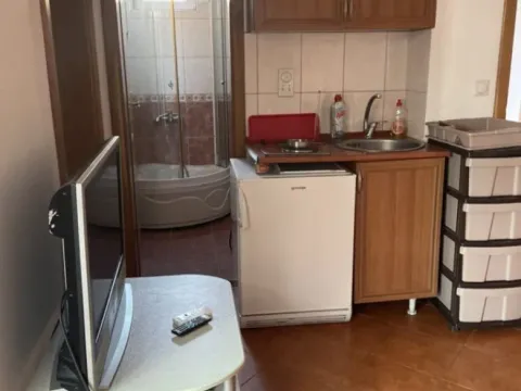 Izdavanje, kuća, 150m², Dobre Vode, Bar - image 7