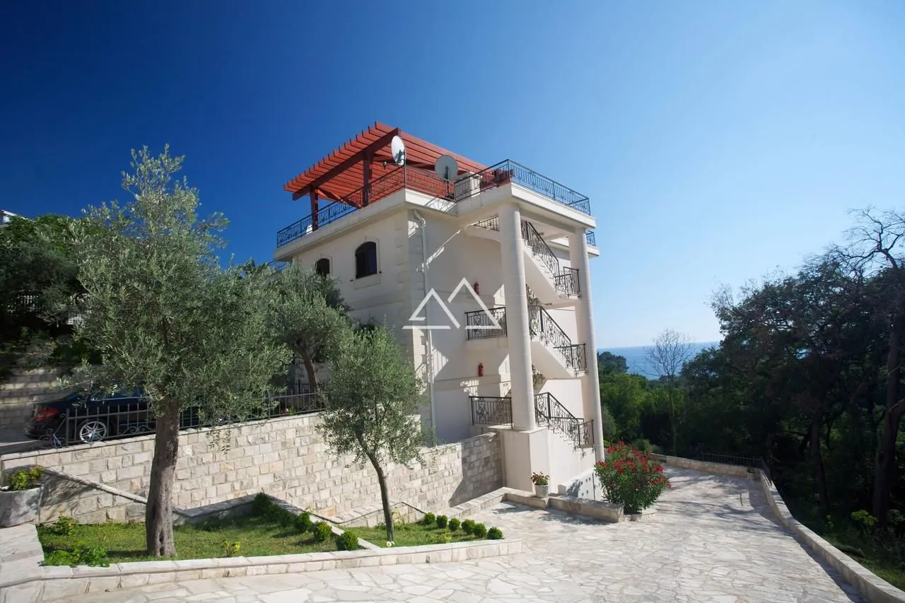 Sale, two bedroom apartment, 86m², Petrovac, Budva