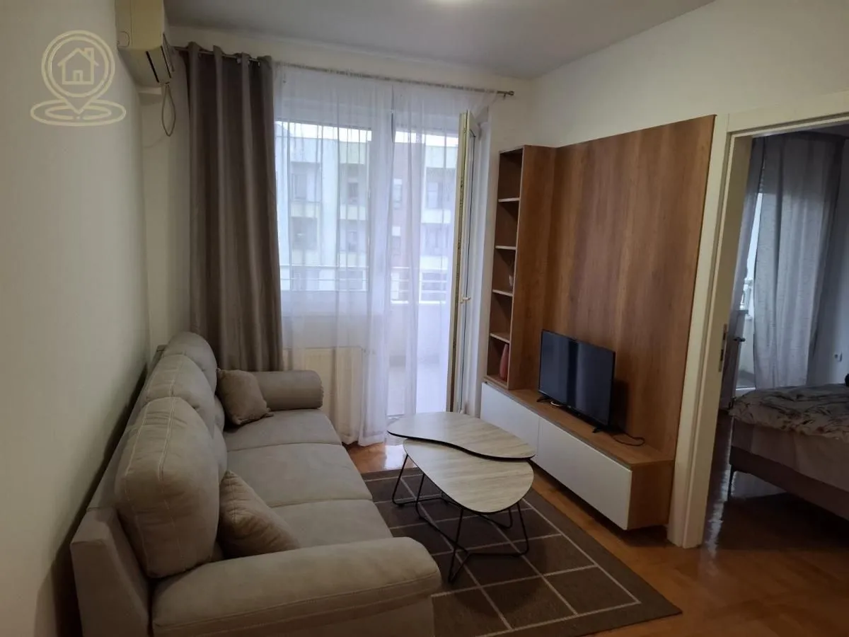 Izdavanje, jednosoban stan, 50m², Grbavica, Novi Sad Sve Podlokacije