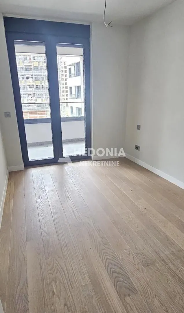 Izdavanje, trosoban stan, 84m², Novi Beograd Blok 65, Novi Beograd Sve Podlokacije