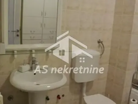 Izdavanje, četvorosoban stan, 135m², Senjak, Beograd - image 24