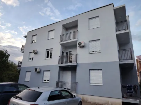 Rent, two bedroom apartment, 60m², Zelenika, Podgorica - image 1