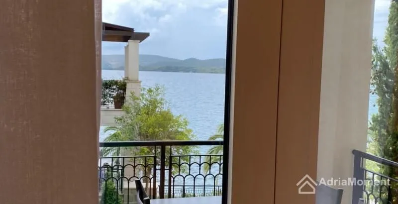 Prodaja, jednosoban stan, 83m², Centar, Tivat