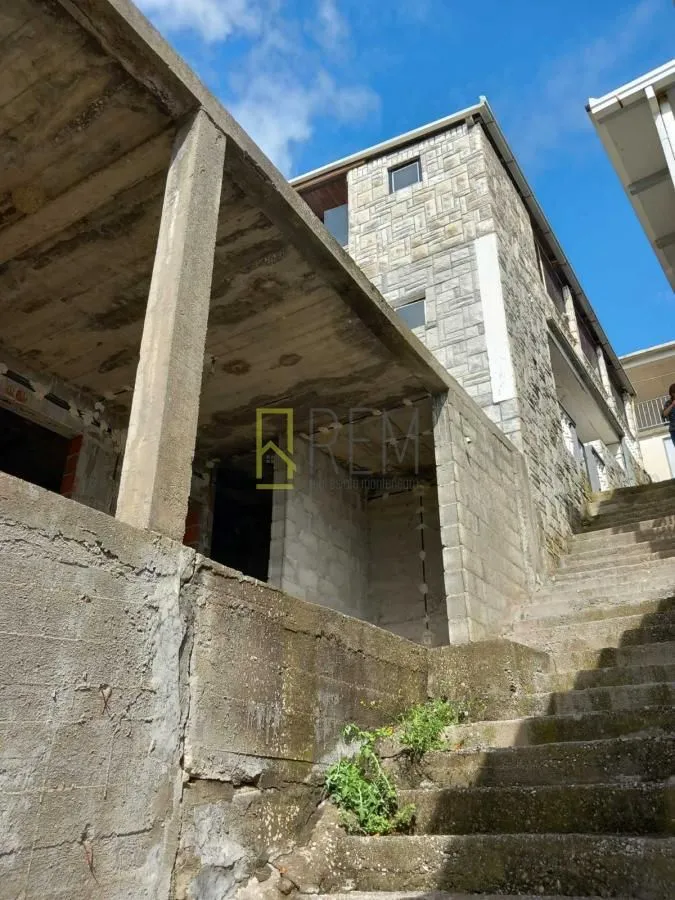 Sale, house, 200m², Kruče, Ulcinj