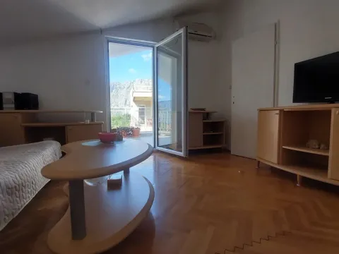 Rent, one bedroom apartment, 45m², Dobrota, Kotor - image 4