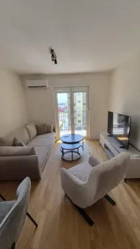 Rent, one bedroom apartment, 40m², Pobrežje, Podgorica - image 1