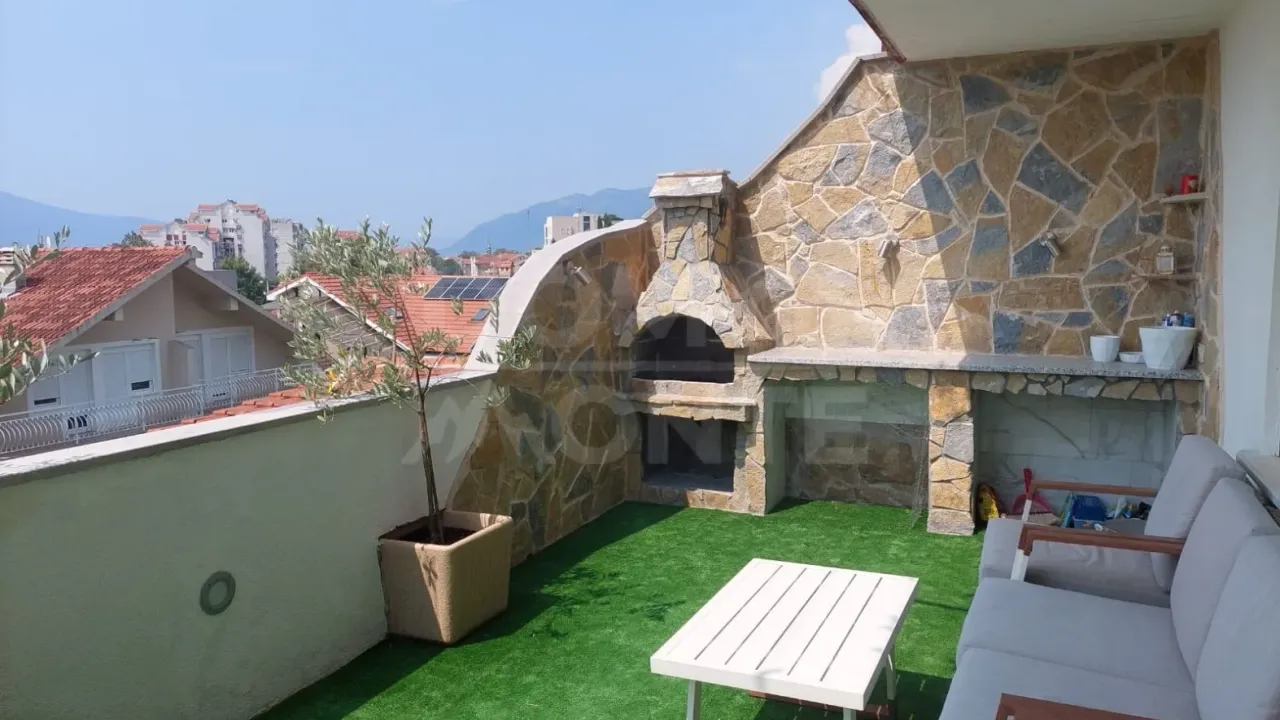Sale, three bedroom apartment, 110m², Centar, Tivat