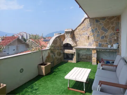 Prodaja, trosoban stan, 110m², Centar, Tivat - image 1