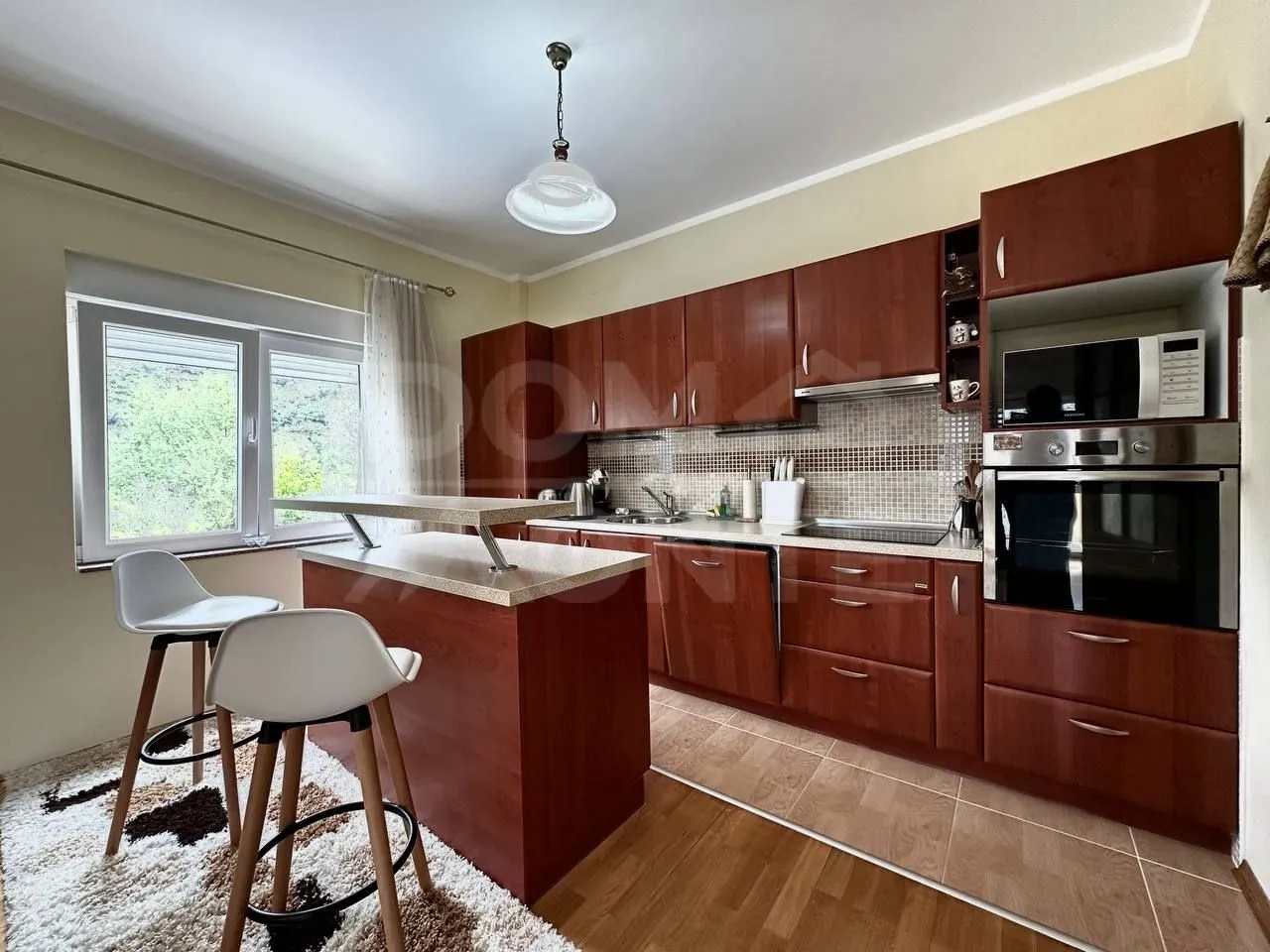 Izdavanje, dvosoban stan, 80m², Prčanj, Kotor