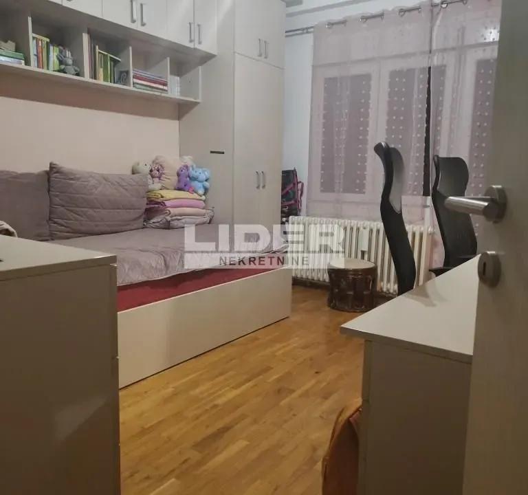 Prodaja, dvosoban stan, 63m², Kanarevo Brdo, Beograd