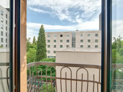 Izdavanje, dvosoban stan, 90m², Centar, Podgorica - image 15