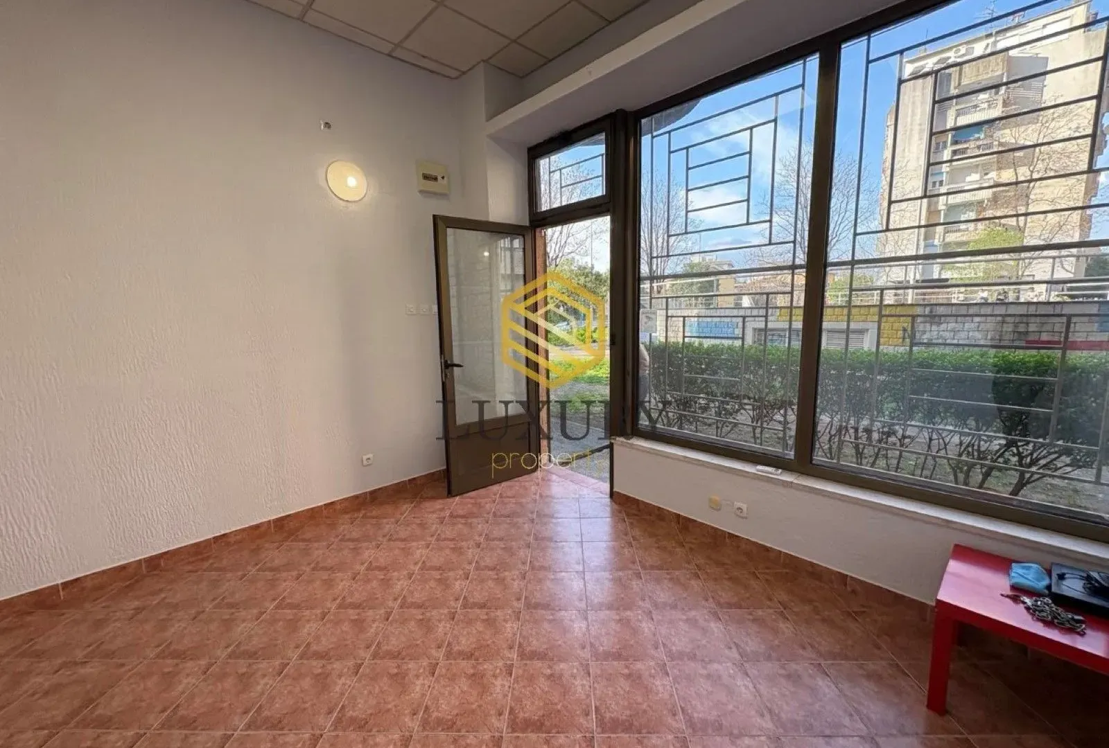 Rent, office space, 17m², Pejton, Podgorica