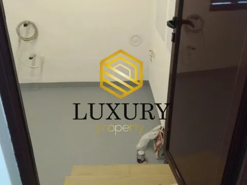 Izdavanje, kuća, 140m², Velje Brdo, Podgorica - image 8