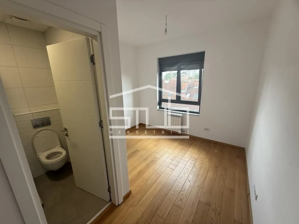 Rent, four bedroom apartment, 172m², Čukarica, Beograd