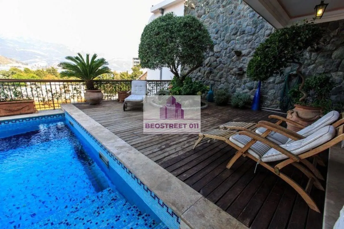 Sale, house, 1200m², Stari Grad, Budva