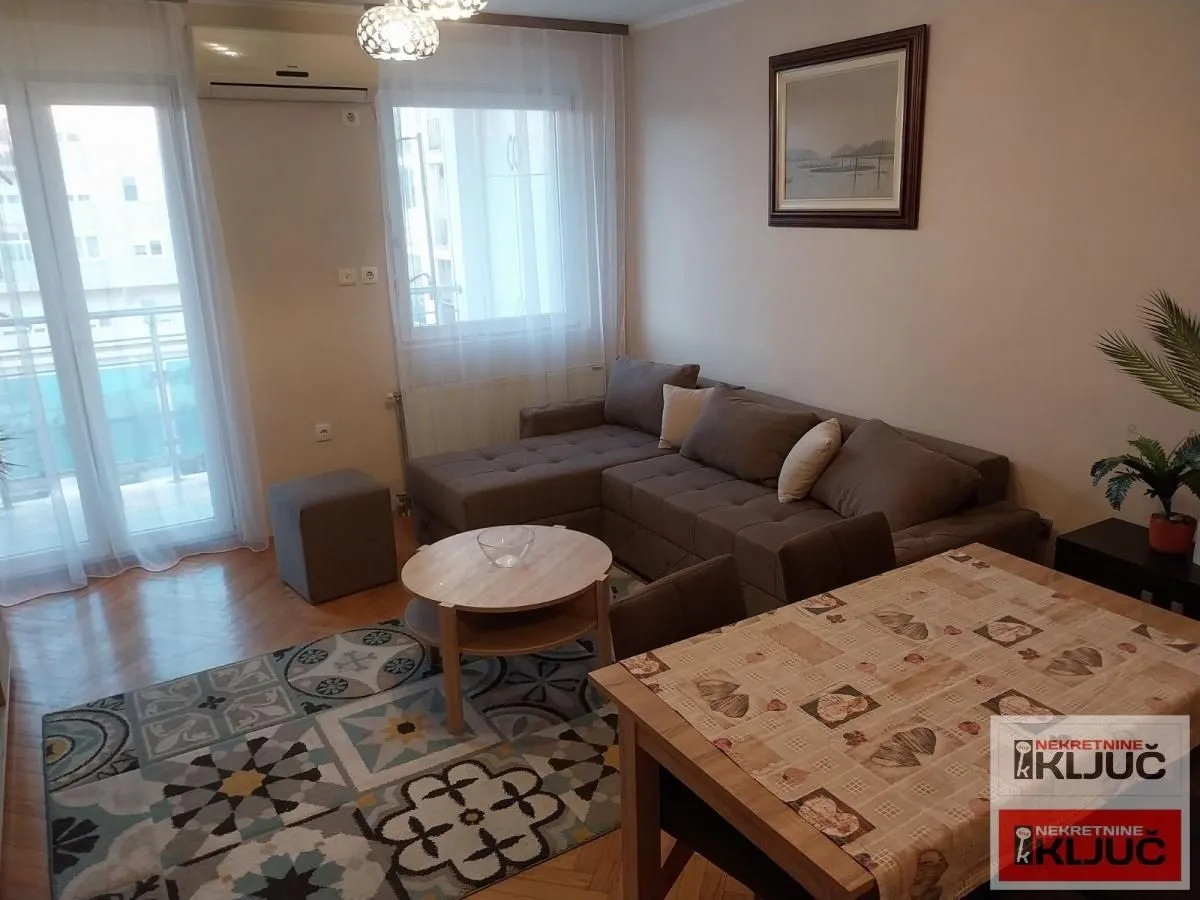 Prodaja, dvosoban stan, 43m², Cara Dušana, Novi Sad Sve Podlokacije