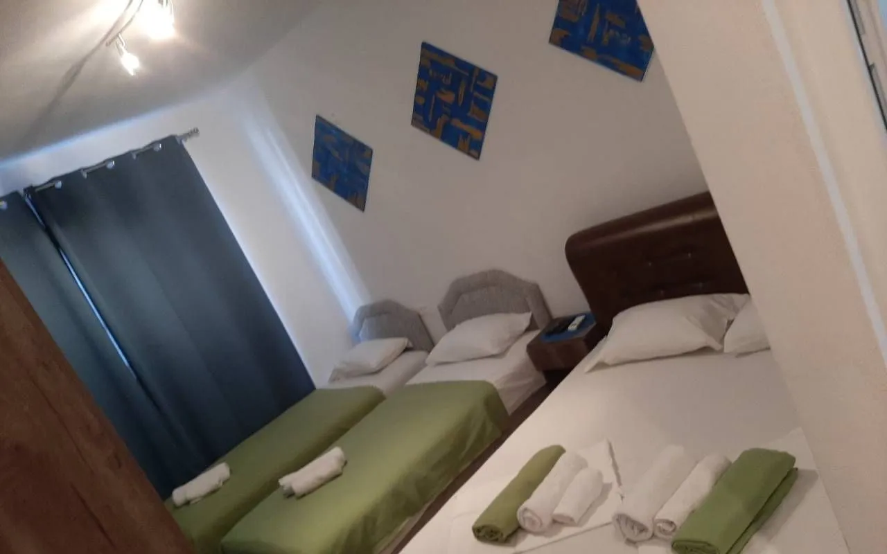 Izdavanje, garsonjera, 25m², Dobra Voda, Budva
