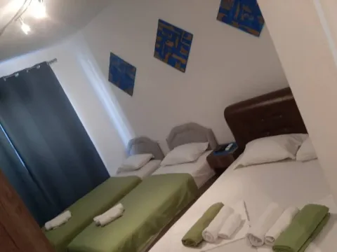 Izdavanje, garsonjera, 25m², Dobra Voda, Budva - image 3