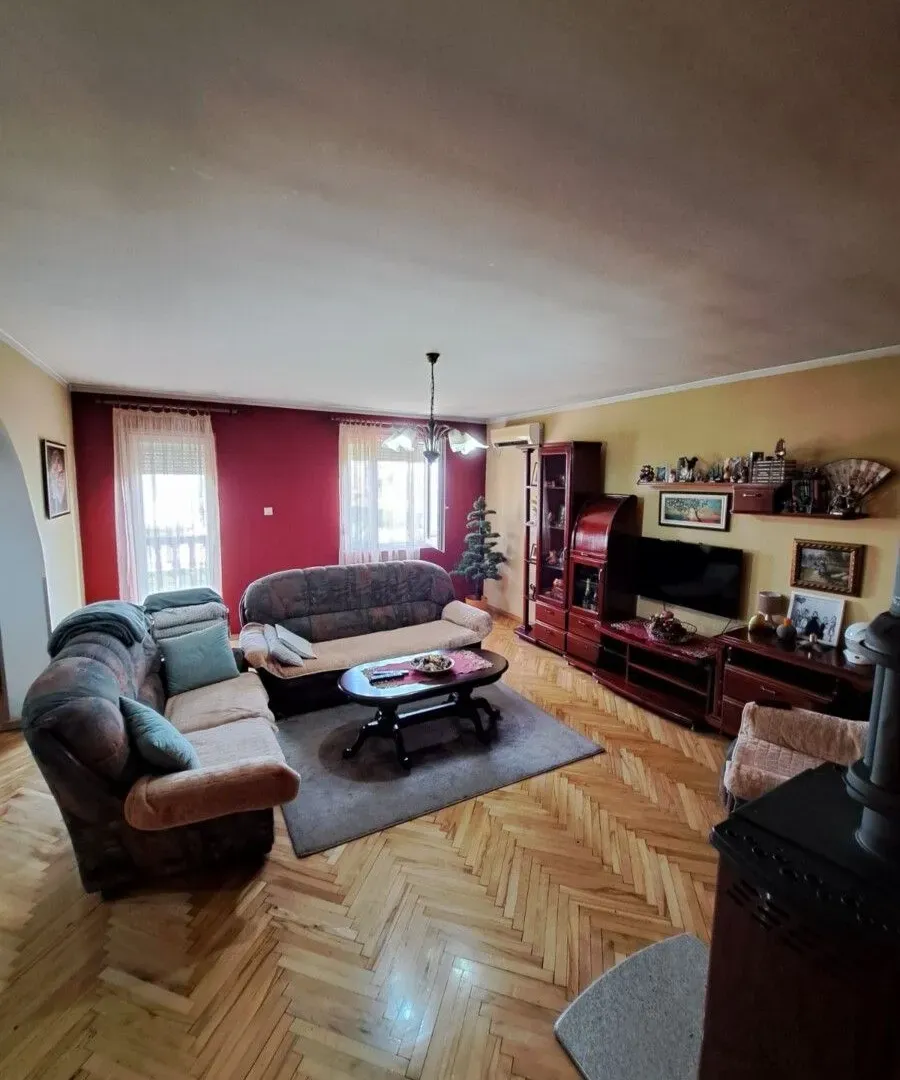 Prodaja, kuća, 220m², Donja Gorica, Podgorica