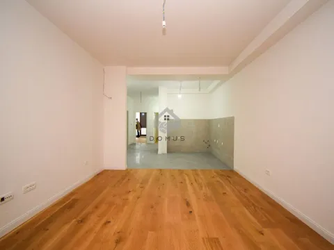 Izdavanje, poslovni prostor, 100m², Centar, Podgorica - image 11