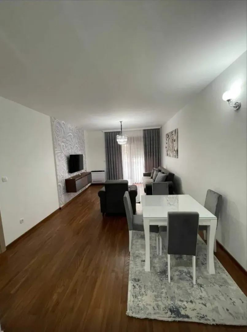 Izdavanje, dvosoban stan, 69m², Master Kvart, Podgorica