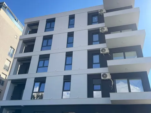 Sale, two bedroom apartment, 70m², Budva, Crna Gora - image 1