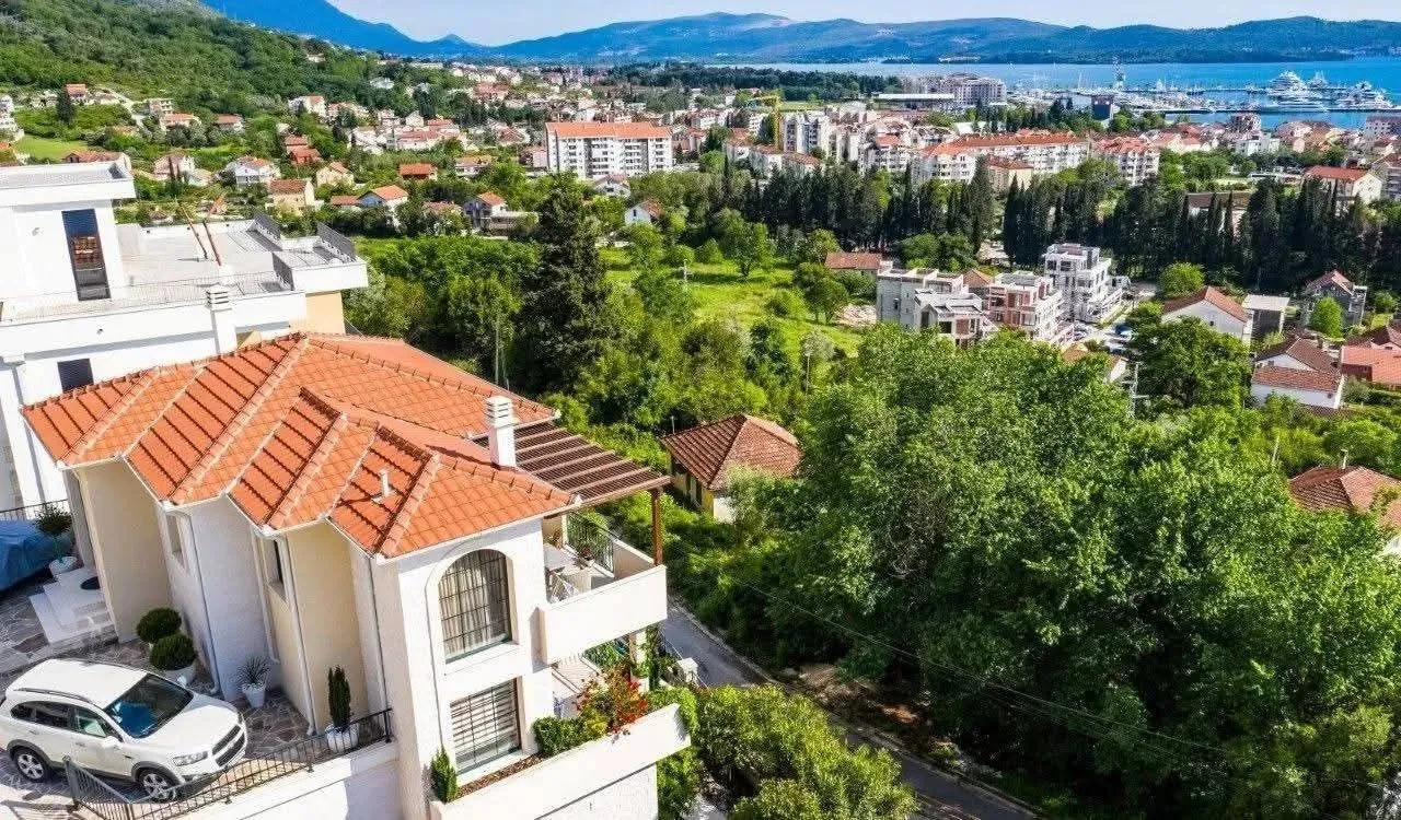 Prodaja, kuća, 240m², Donja Lastva, Tivat