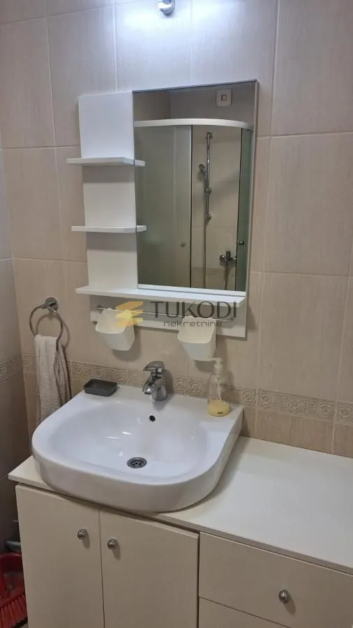 Rent, two bedroom apartment, 54m², Kalenić Pijaca, Vračar Sve Podlokacije