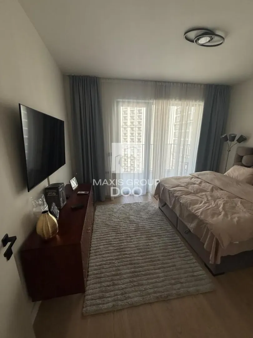 Izdavanje, dvosoban stan, 62m², Savski Venac, Beograd