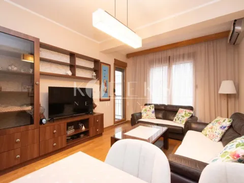 Izdavanje, dvosoban stan, 66m², 1 maj, Podgorica - image 2