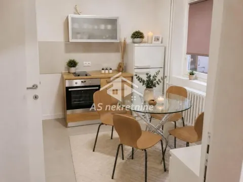 Rent, two bedroom apartment, 65m², Slavija, Vračar Sve Podlokacije - image 4