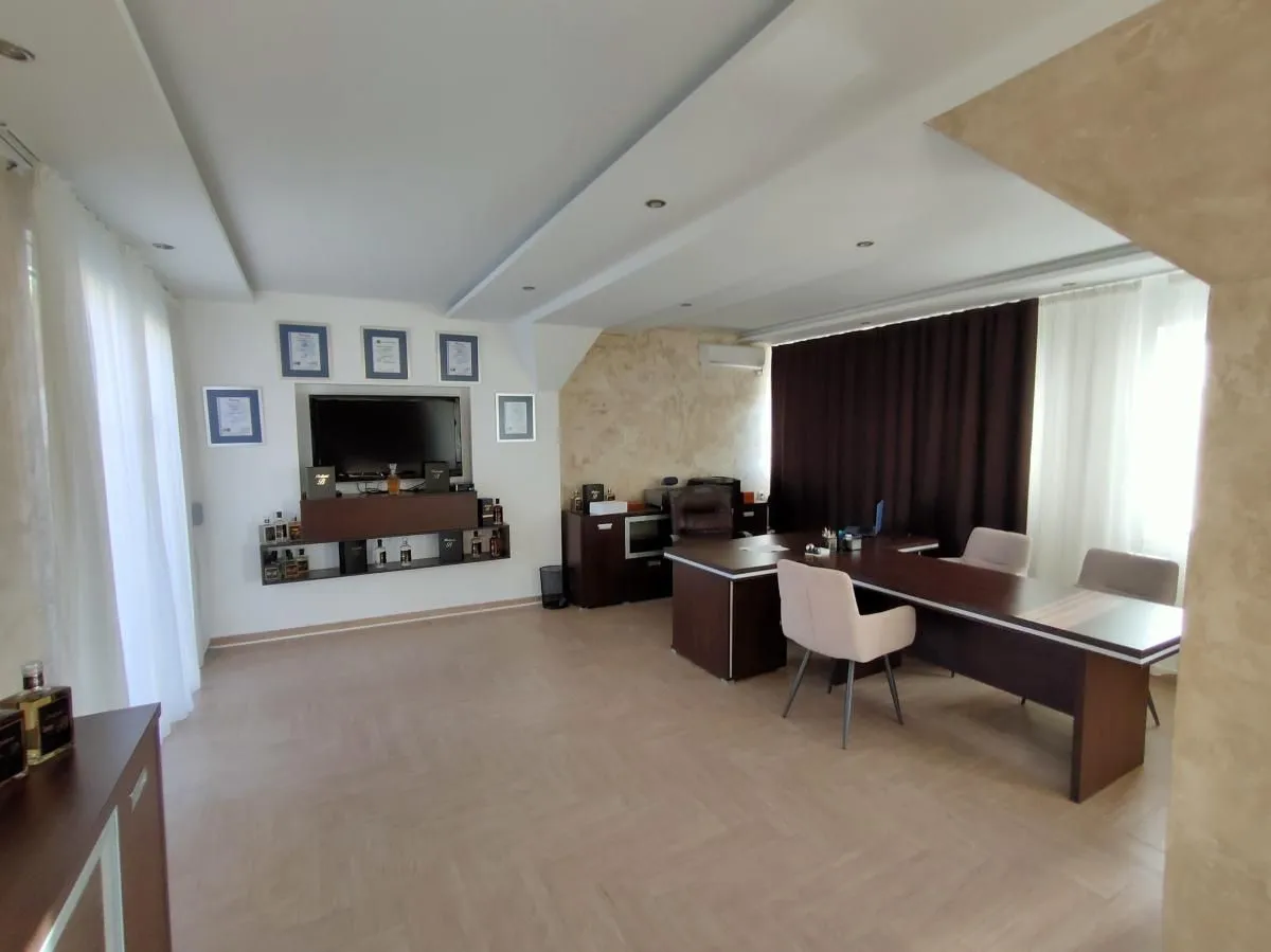Prodaja, kuća, 380m², Sremska Kamenica, Petrovaradin
