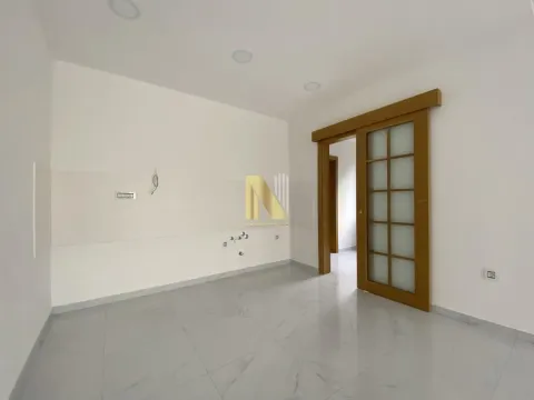 Izdavanje, kuća, 181m², Sremska Kamenica, Petrovaradin - image 4