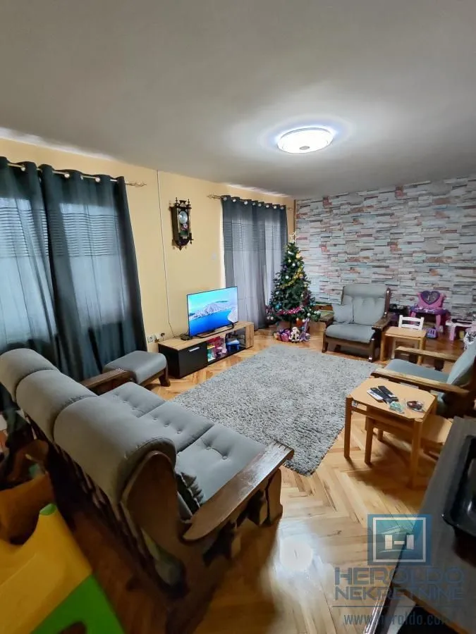 Prodaja, kuća, 250m², Budžino brdo, Jagodina