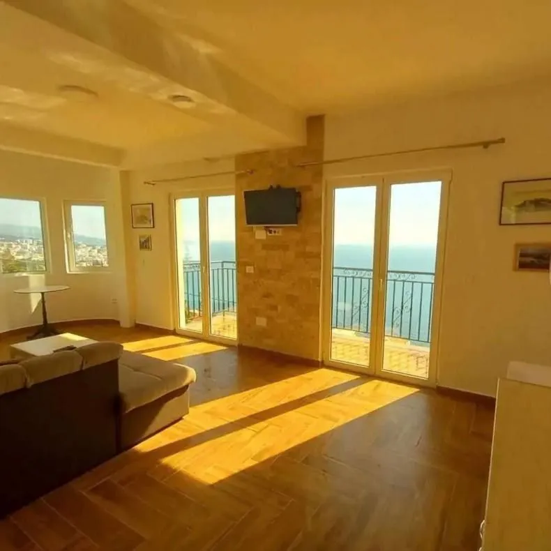 Prodaja, kuća, 220m², Dobra Voda, Bar