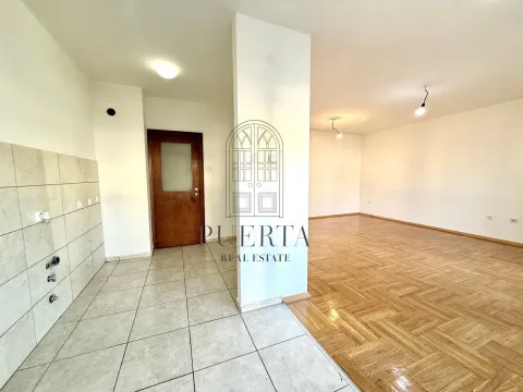 Prodaja, dvosoban stan, 73m², Nova Dalmatinska, Podgorica - image 4