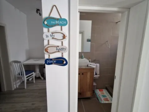 Izdavanje, dvosoban stan, 60m², Kumbor, Herceg Novi - image 2