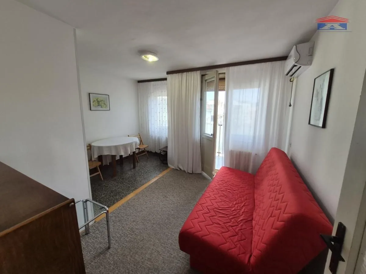 Izdavanje, dvosoban stan, 47m², Grbavica, Novi Sad Sve Podlokacije