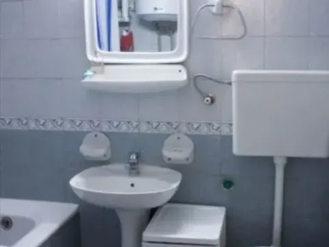 Izdavanje, jednosoban stan, 50m², Stari Aerodrom, Podgorica - image 3