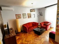 Izdavanje, dvosoban stan, 55m², Blok 6, Podgorica - image 1
