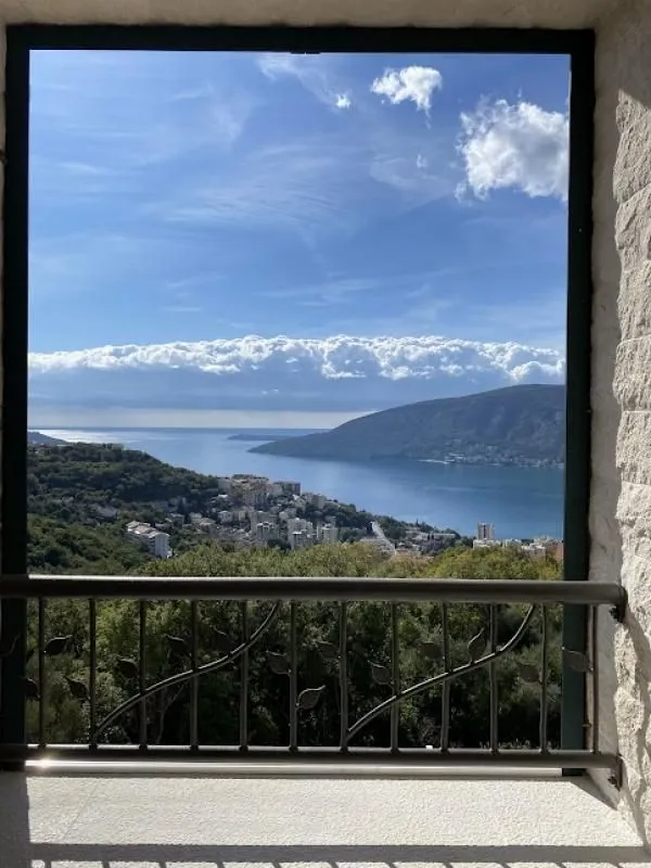 Prodaja, trosoban stan, 213m², Herceg Novi, Crna Gora