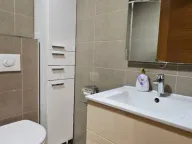 Izdavanje, jednosoban stan, 53m², City Kvart, Podgorica - image 9