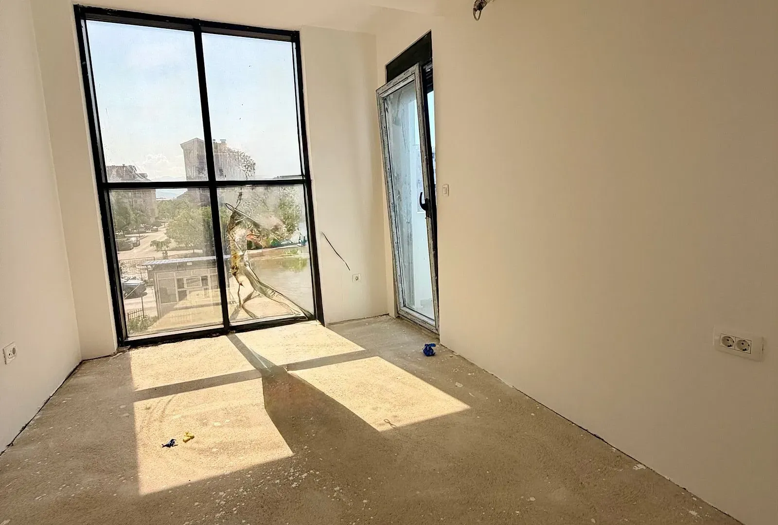 Prodaja, trosoban stan, 105m², Stari Aerodrom, Podgorica