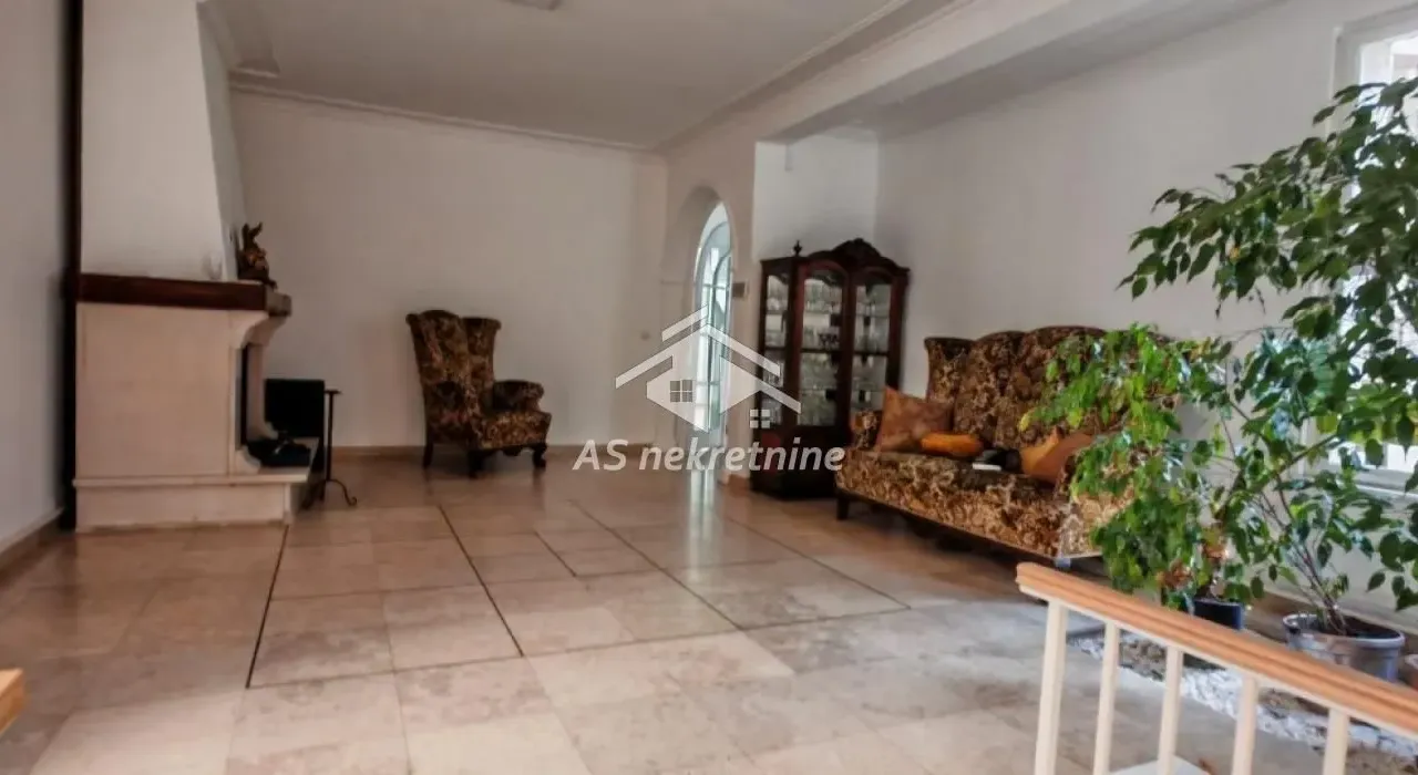Izdavanje, kuća, 260m², Neimar, Vračar Sve Podlokacije