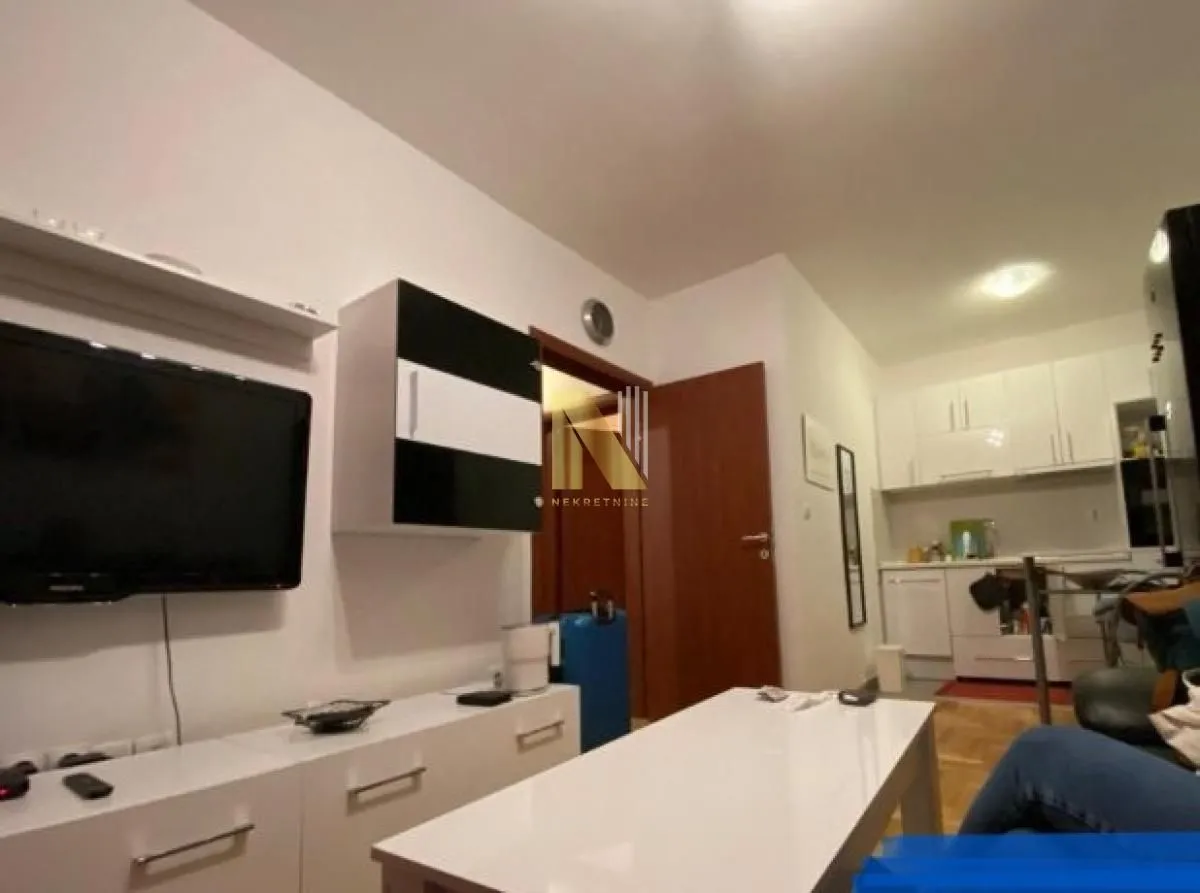 Izdavanje, dvosoban stan, 42m², Podbara, Novi Sad Sve Podlokacije